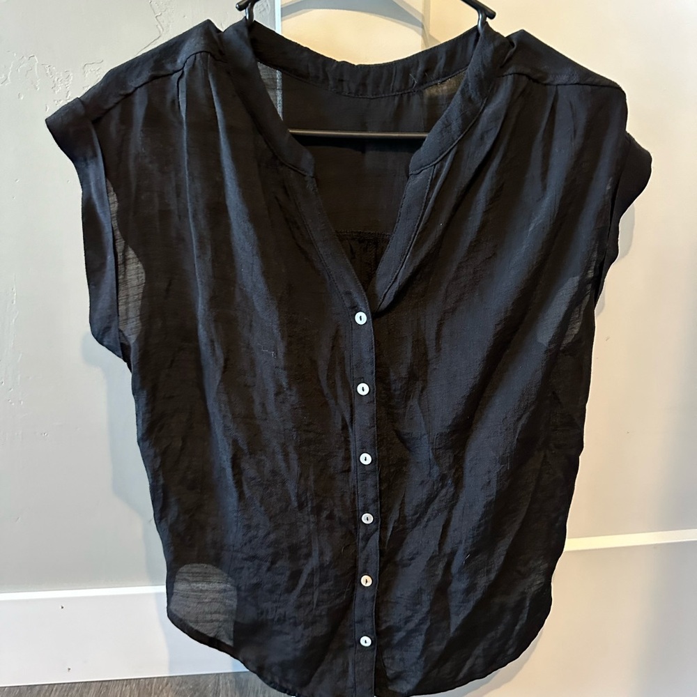 BKE TOP, NEW WITH OUT TAGS